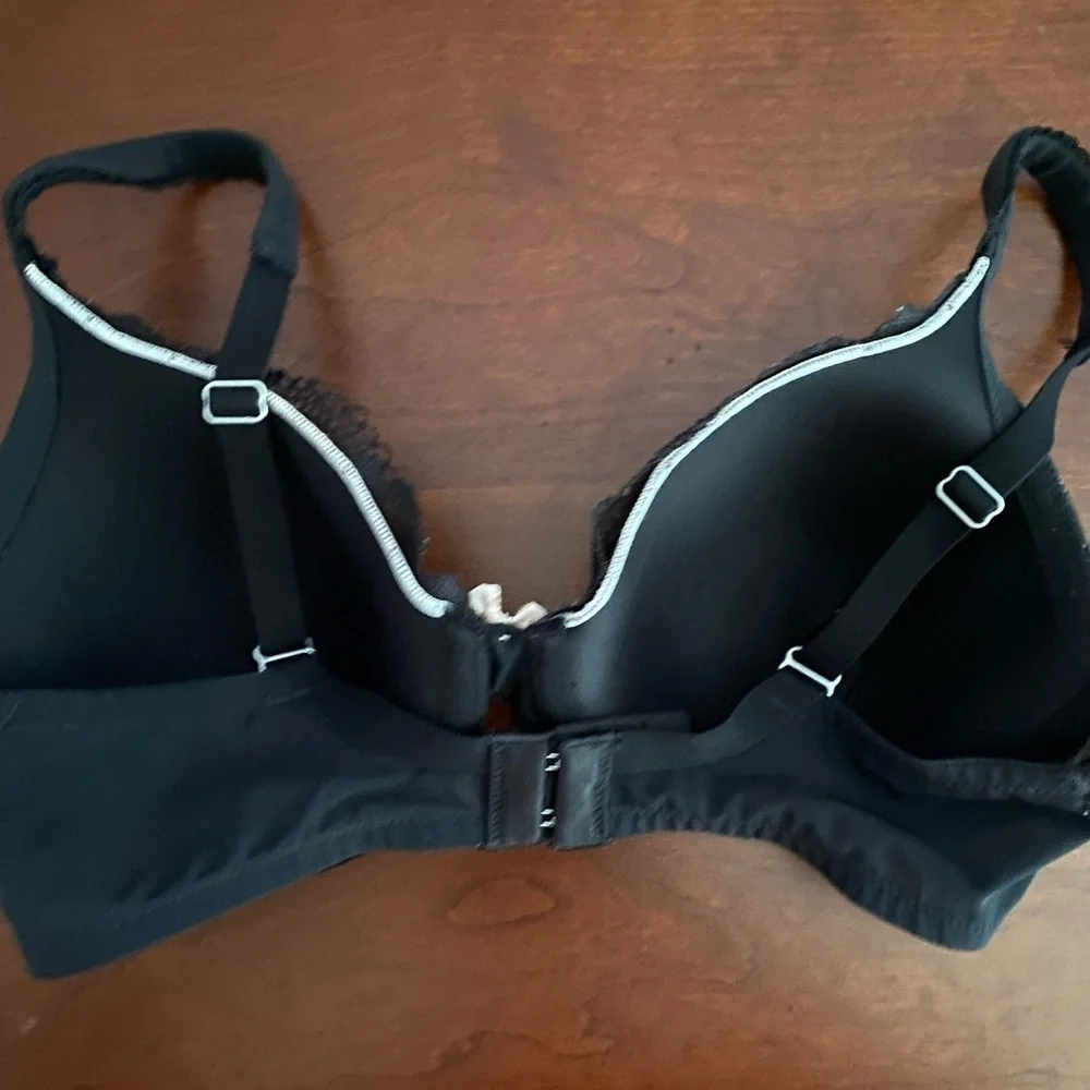 Victoria’s Secret Body by Victoria Black Lace Perfect Coverage Bra 34D Like New